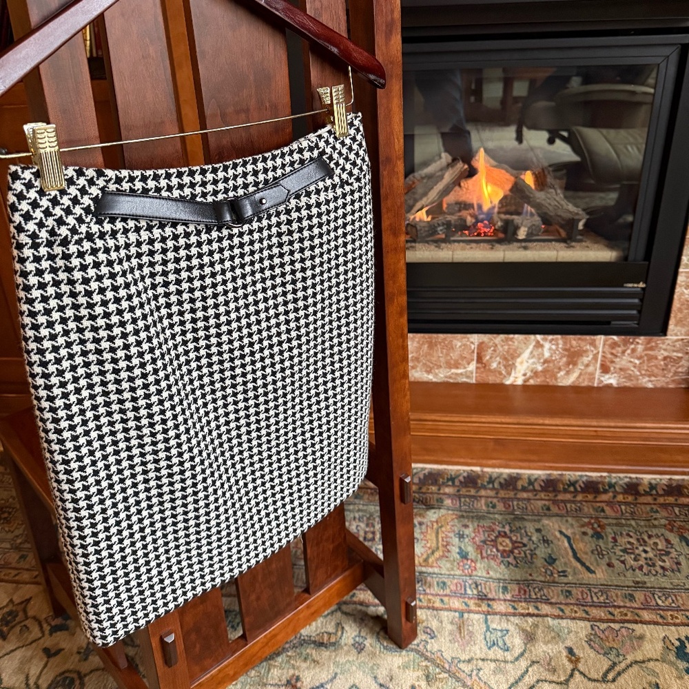 Ann Taylor Skirt,  Wool Blend Houndstooth Pencil Skirt Black Ivory  2 Petite